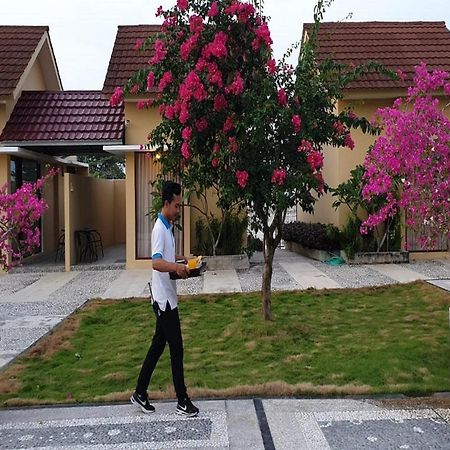 Belitung Holiday Resort Sijuk Exterior photo